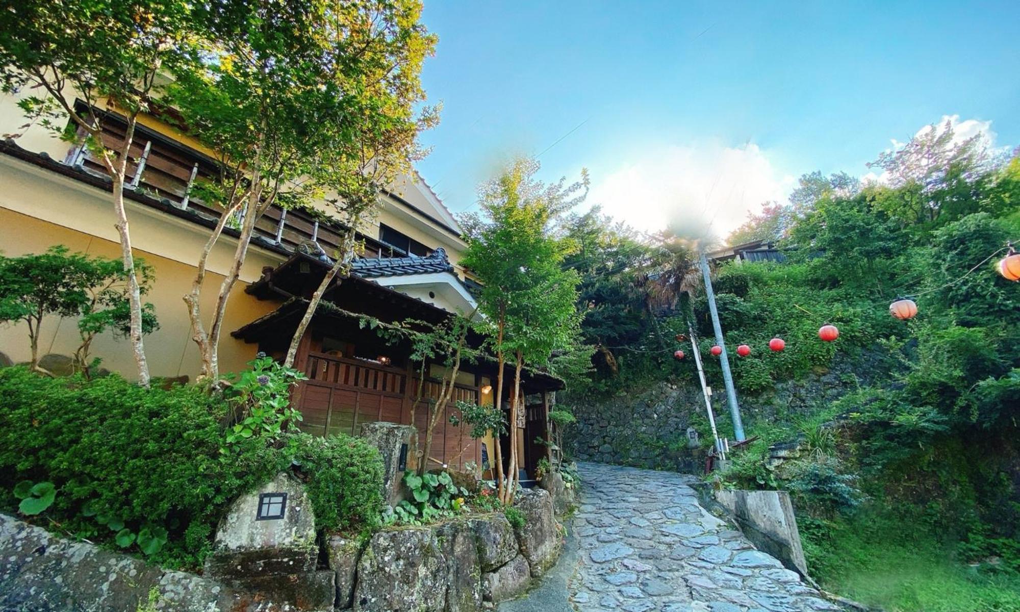 Ban-Ya Hot Spring Inn Юфу Екстериор снимка