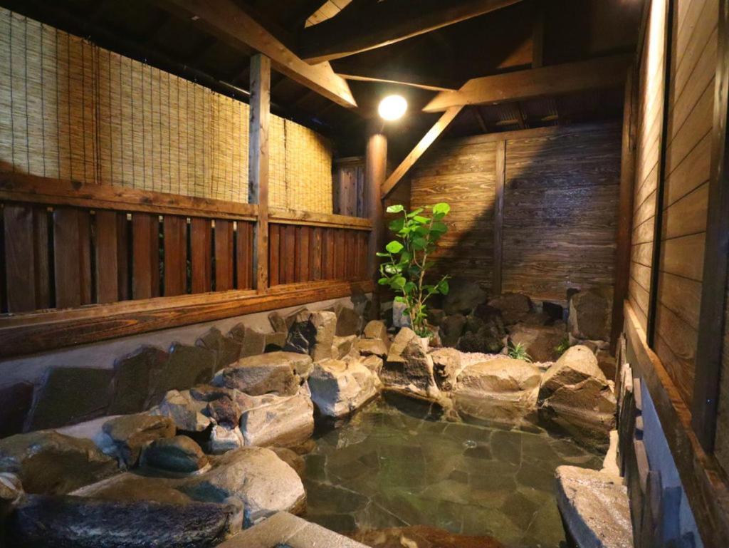 Ban-Ya Hot Spring Inn Юфу Екстериор снимка
