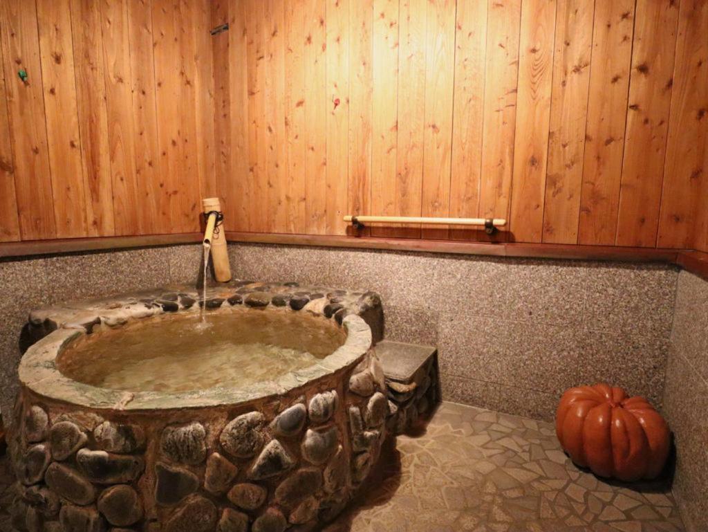 Ban-Ya Hot Spring Inn Юфу Екстериор снимка