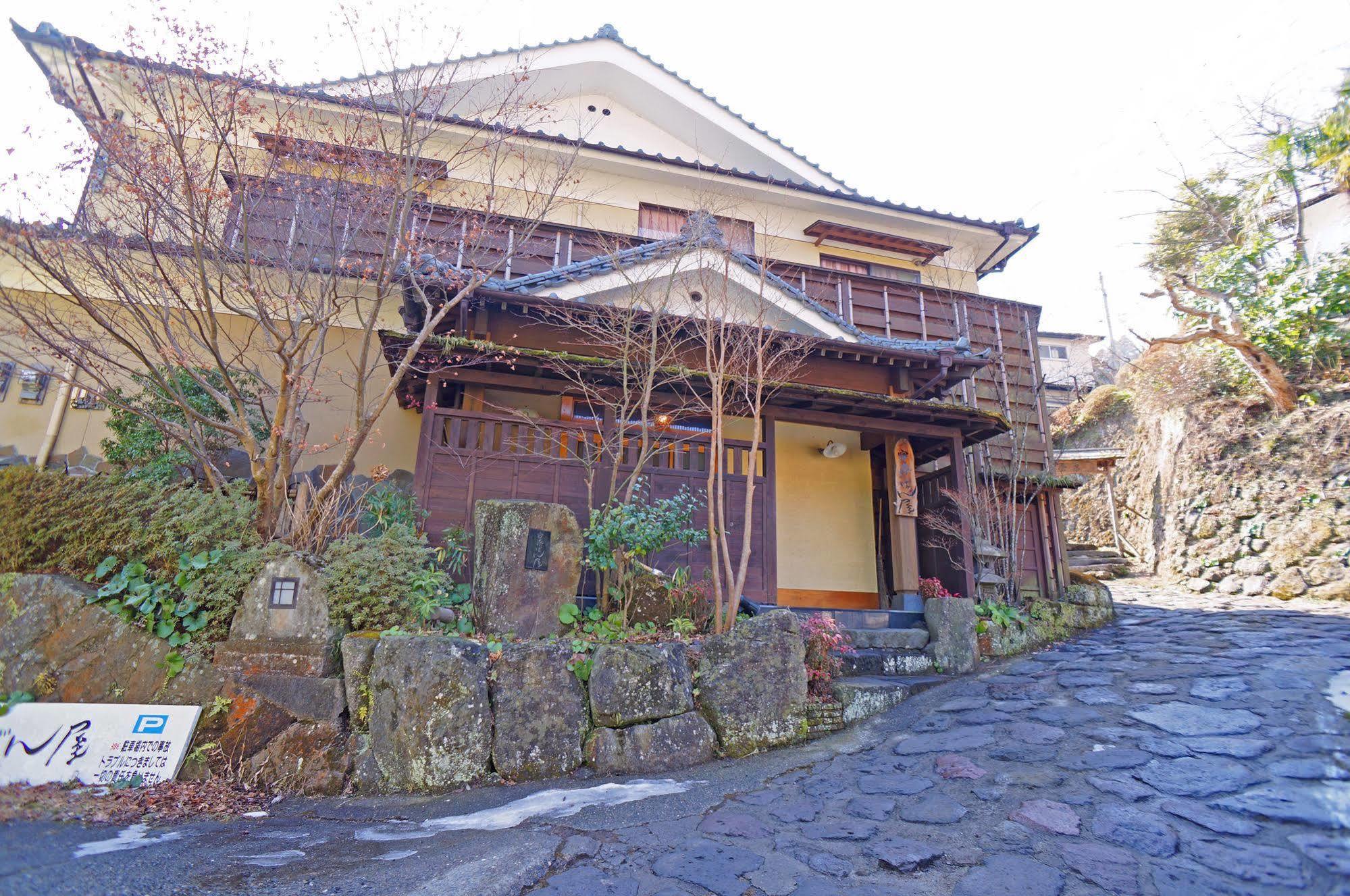 Ban-Ya Hot Spring Inn Юфу Екстериор снимка