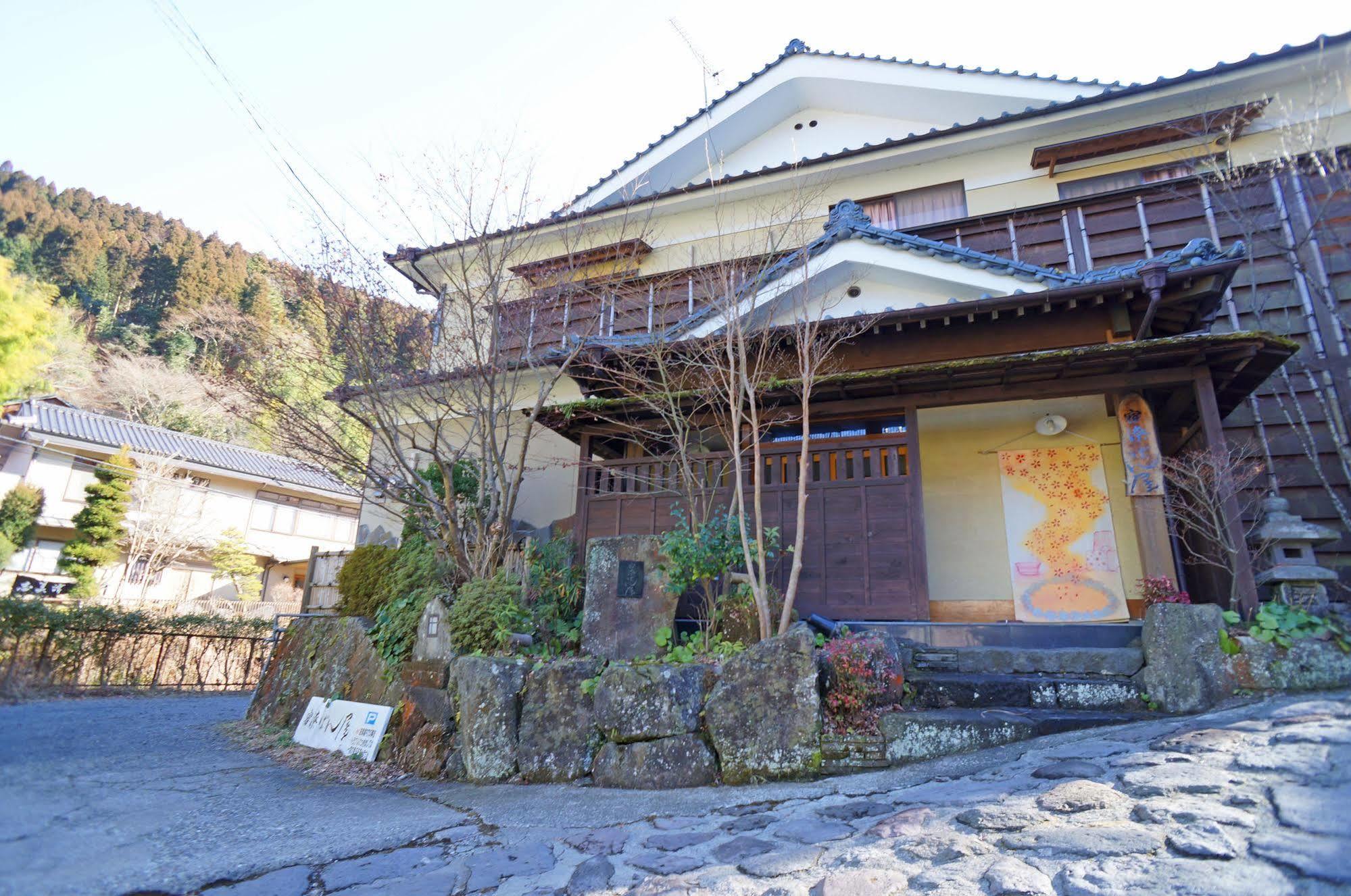 Ban-Ya Hot Spring Inn Юфу Екстериор снимка